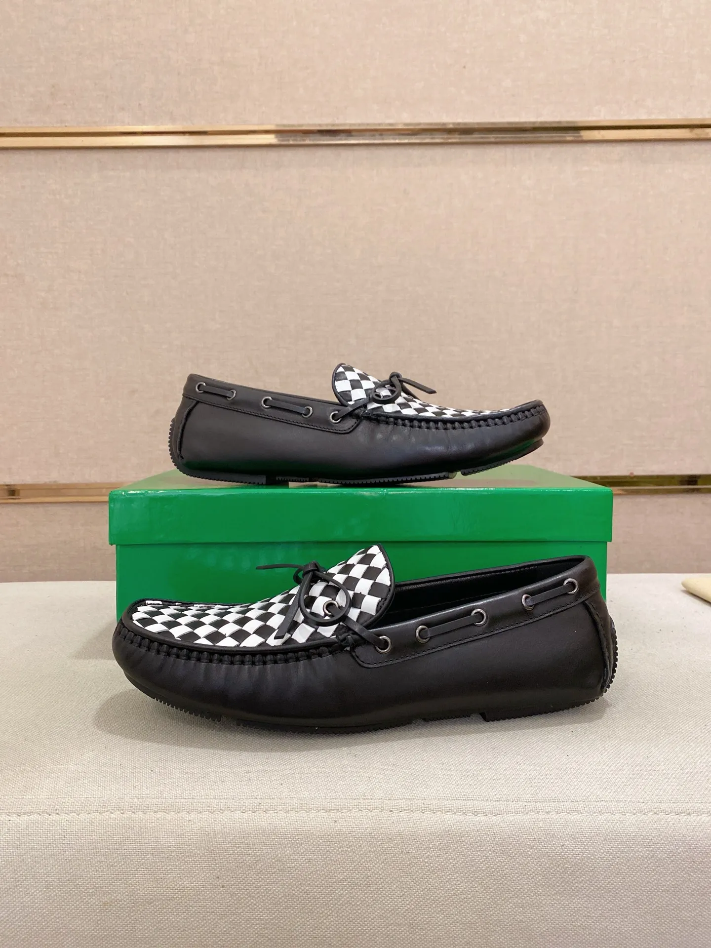 Men's shoes 💰 400💰 (Niu Li + Niu Pad) [BV] latest hot style‼ ️Casual men's shoes, uppers imported first-layer cowhide ➕Full imported cowhide lining✔️Exquisite workmanship, excellent foot feel, special rubber soles✔️, cool and fashionable, the latest fashion, fashionable outsole, hurry up. Code number: 38-44 (can be customized to 37.45, non-refundable)